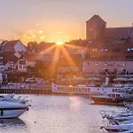 Leonie - In Der Hafenresidenz Mit Terrasse & Wellness Waren (Mueritz)