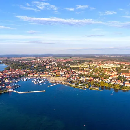 Leonie - In Der Hafenresidenz Mit Terrasse & Wellness * Waren (Mueritz)