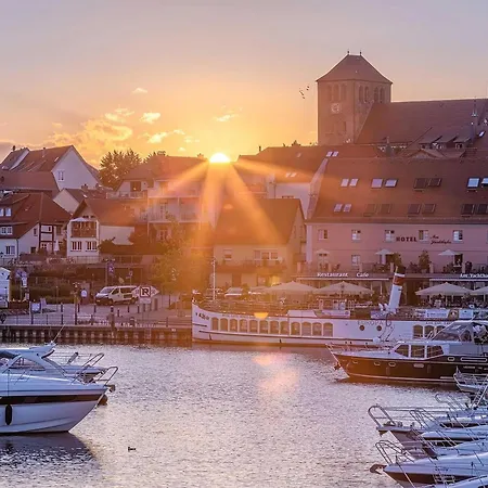 Leonie - In Der Hafenresidenz Mit Terrasse & Wellness Варен