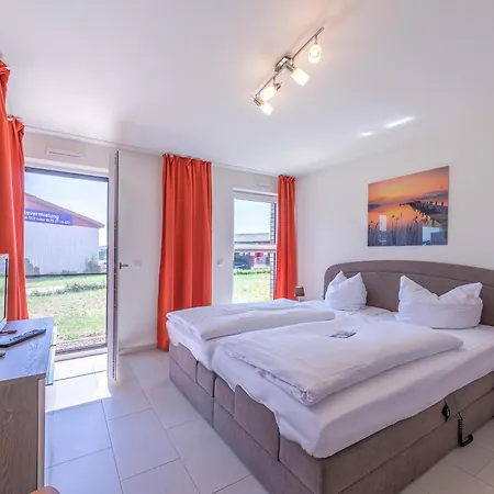 Leonie - In Der Hafenresidenz Mit Terrasse & Wellness *