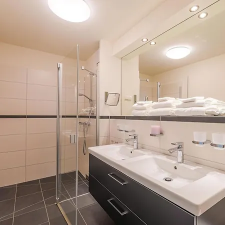 Leonie - In Der Hafenresidenz Mit Terrasse & Wellness * Waren (Mueritz)