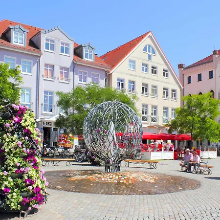 Leonie - In Der Hafenresidenz Mit Terrasse & Wellness * Waren (Mueritz)