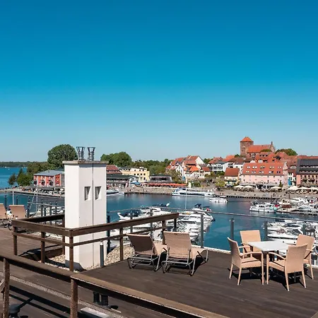 Leonie - In Der Hafenresidenz Mit Terrasse & Wellness Варен